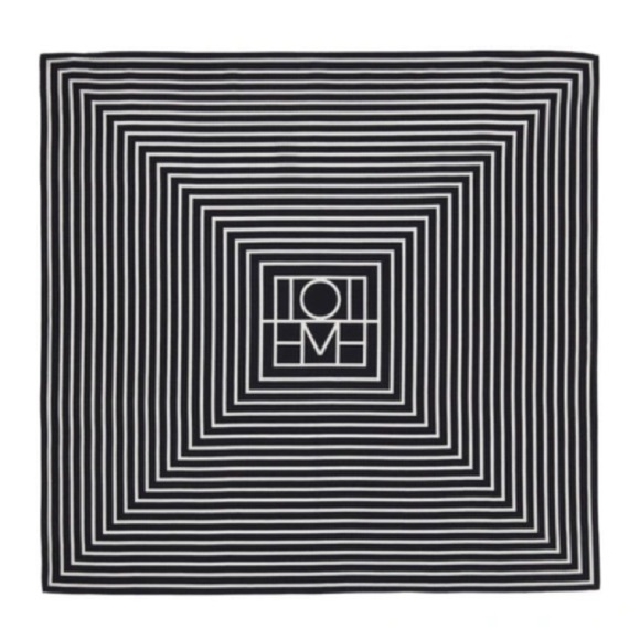 TOTEME
Signature Monogram silk scarf - Picture 2 of 7